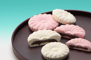 叙勲記念は菊のご紋のお菓子ですね 当店人気の3品をご紹介します 御供物調進所 かめや利平 叙勲記念は菊のご紋のお菓子ですね 当店人気の3品をご紹介します 御供物調進所 かめや利平