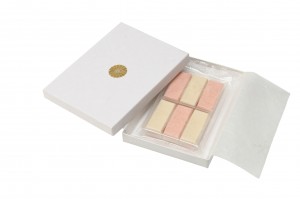 叙勲記念は菊のご紋のお菓子ですね 当店人気の3品をご紹介します 御供物調進所 かめや利平 叙勲記念は菊のご紋のお菓子ですね 当店人気の3品をご紹介します 御供物調進所 かめや利平